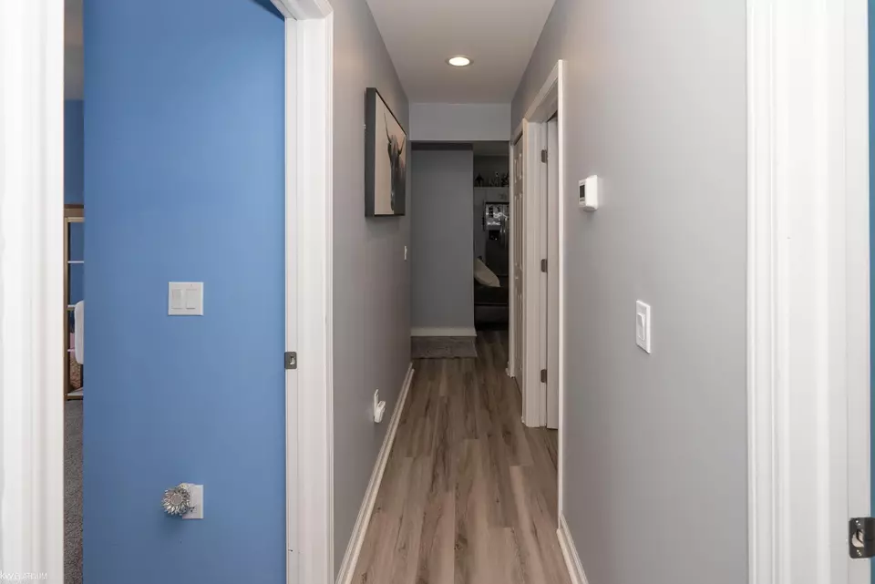 Entry Way - 48373 Jefferson, New Baltimore, MI 48047 photo 3 of 3