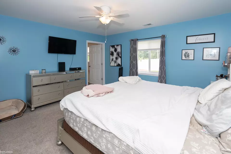 Bedroom - 48373 Jefferson, New Baltimore, MI 48047 photo 4 of 8