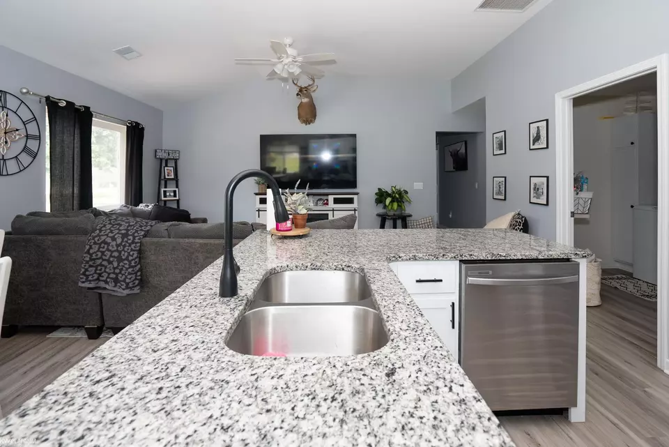 Kitchen - 48373 Jefferson, New Baltimore, MI 48047 photo 5 of 5
