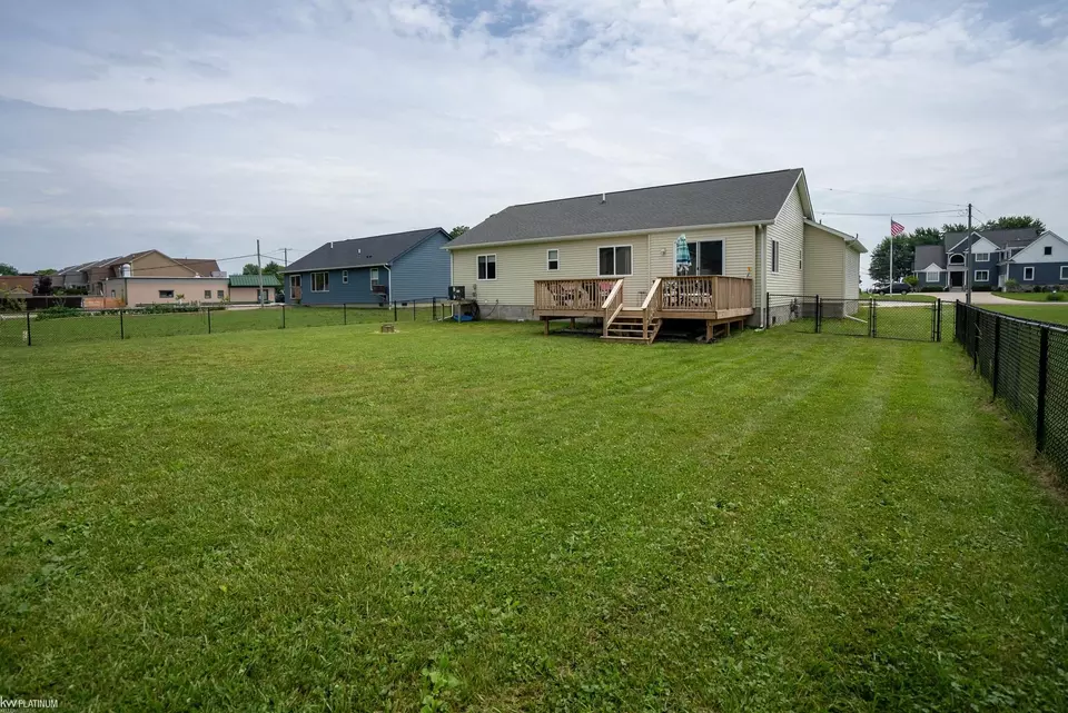 Exterior - 48373 Jefferson, New Baltimore, MI 48047 photo 6 of 6