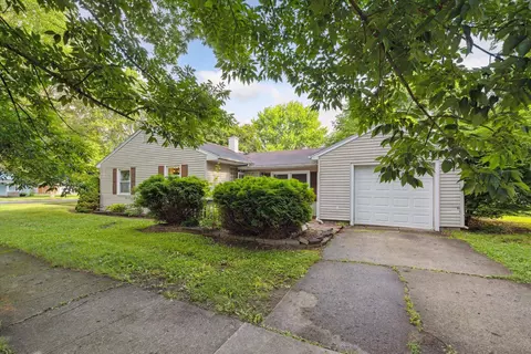 915 S Cedar, Owosso, MI 48867