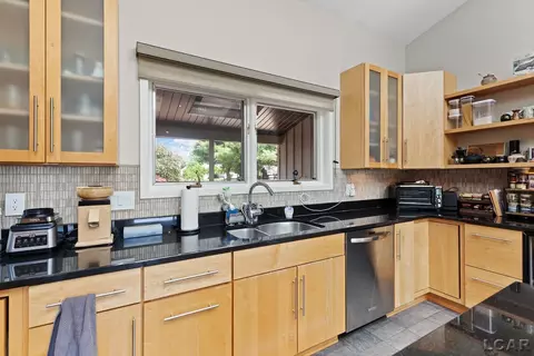 Kitchen - 579 Budlong, Adrian, MI 49221 photo 3 of 10