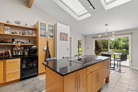 Kitchen - 579 Budlong, Adrian, MI 49221 photo 4 of 10