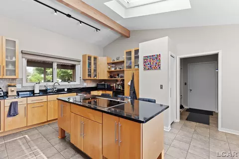 Kitchen - 579 Budlong, Adrian, MI 49221 photo 1 of 10
