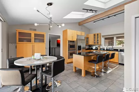 Kitchen - 579 Budlong, Adrian, MI 49221 photo 6 of 10