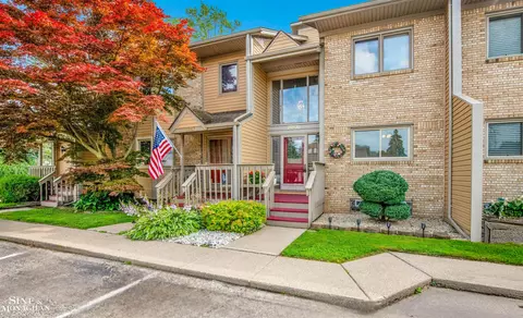 25970 St Clair Pl #3, Harrison Township, MI 48045