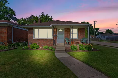 22151 Oakwood, Eastpointe, MI 48021