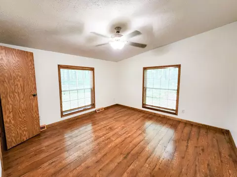 Bedroom - 5240 Oak, Harrison, MI 48625 photo 4 of 6