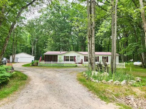 5240 Oak, Harrison, MI 48625