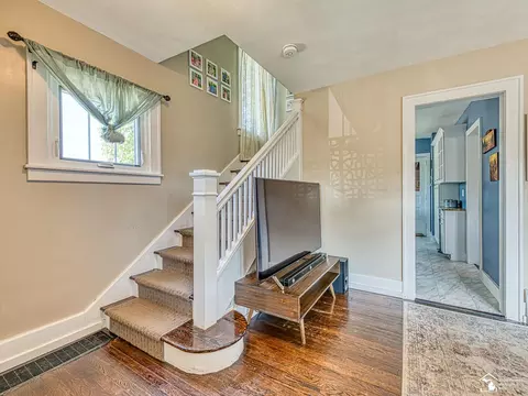 Entry Way - 525 Godfroy, Monroe, MI 48162 photo 1 of 3
