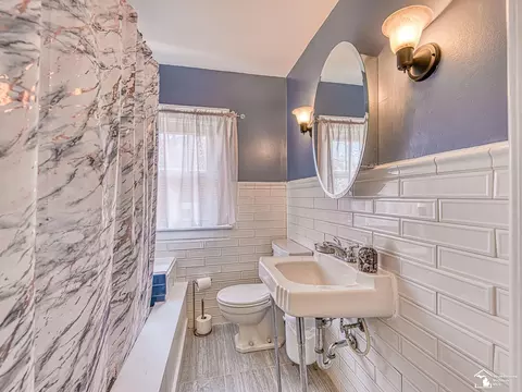 Bath - 525 Godfroy, Monroe, MI 48162 photo 3 of 3