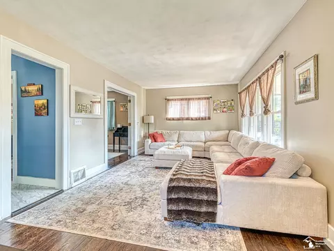 Living - 525 Godfroy, Monroe, MI 48162 photo 1 of 3