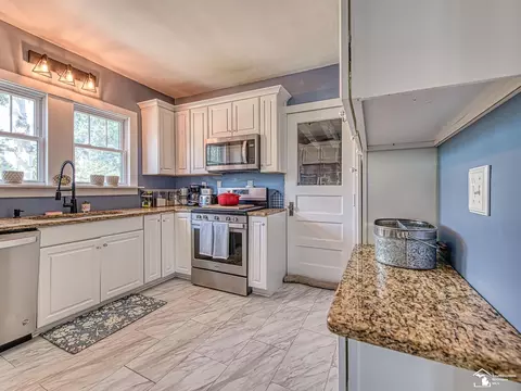 Kitchen - 525 Godfroy, Monroe, MI 48162 photo 1 of 3