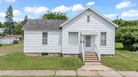 808 W Hughitt, Iron Mountain, MI 49801