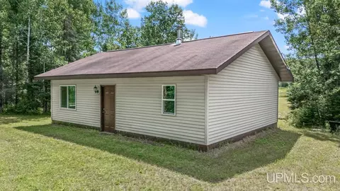 7889 County Line, Vulcan, MI 49892