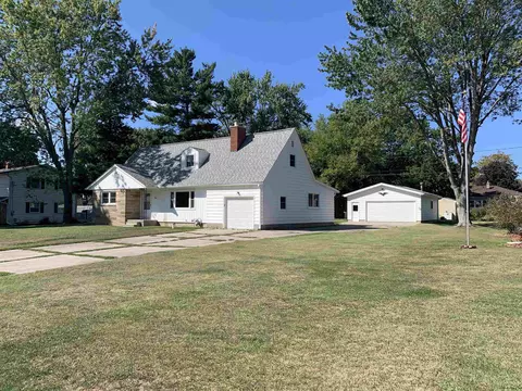 2682 Elmwood, Adrian, MI 49221