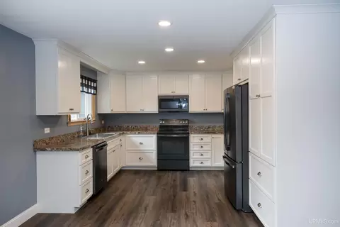 17 Lakeview, Ishpeming, MI 49849 photo 2