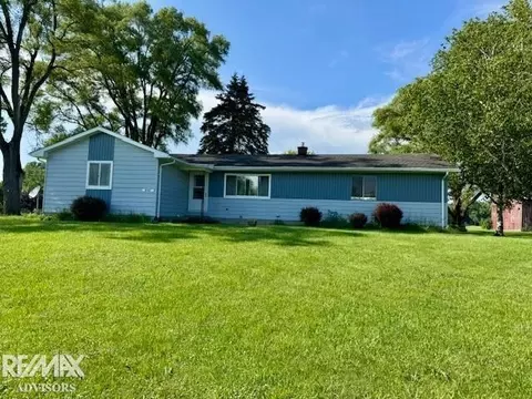 9742 Division, Columbus, MI 48063