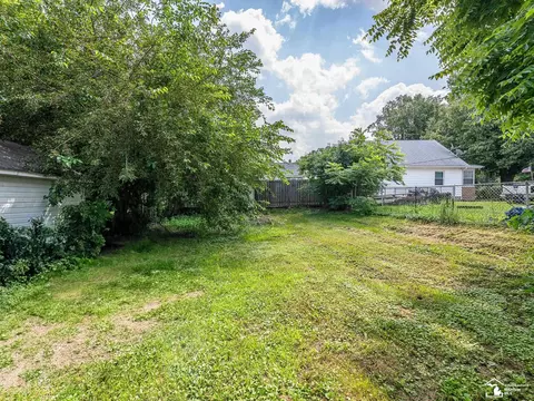 Exterior - 1105 Clinton, Jackson, MI 49202 photo 5 of 7