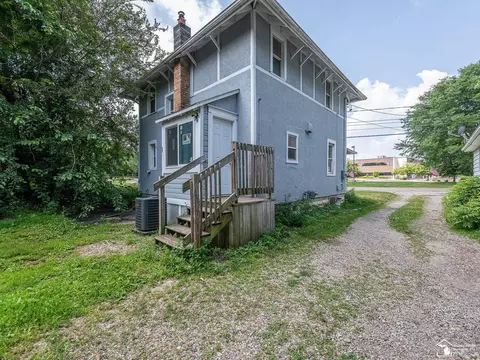 Exterior - 1105 Clinton, Jackson, MI 49202 photo 4 of 7