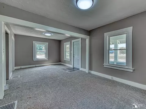 Living - 1105 Clinton, Jackson, MI 49202 photo 3 of 4