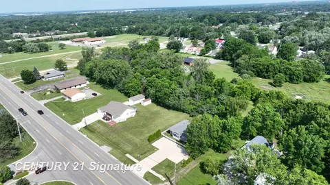 1441 E Maple, Burton, MI 48529 photo 3
