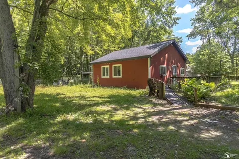 8438 Adler, Lambertville, MI 48144