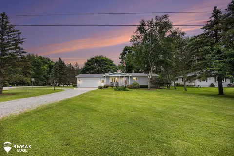 8208 E Potter, Davison, MI 48423 photo 5