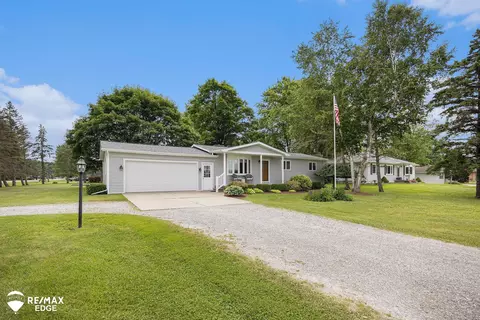 8208 E Potter, Davison, MI 48423 photo 4