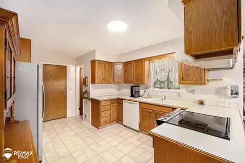 8208 E Potter, Davison, MI 48423 photo 10