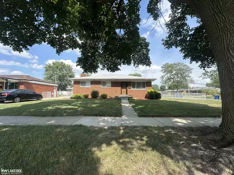 27214 Haverhill, Warren, MI 48092