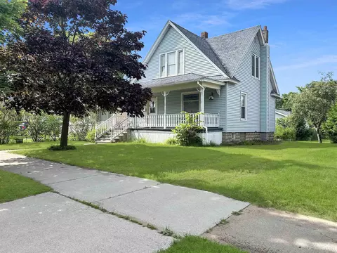 1306 S 11th, Escanaba, MI 49829