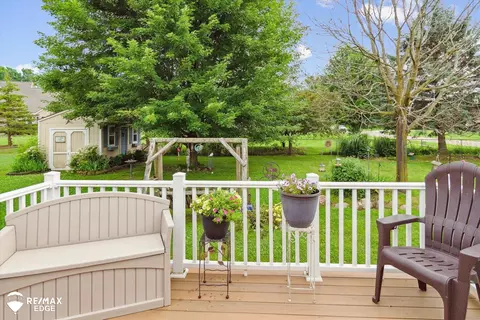 Exterior - 8462 Bellechasse, Davison, MI 48423 photo 3 of 5
