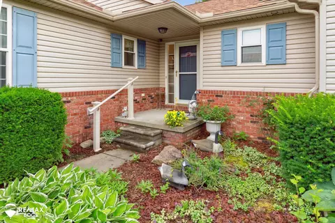 Exterior - 8462 Bellechasse, Davison, MI 48423 photo 2 of 5