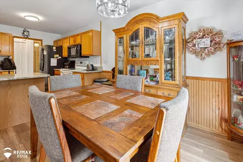 Dining - 8462 Bellechasse, Davison, MI 48423 photo 1 of 1
