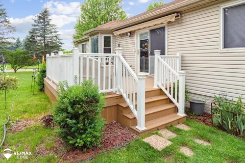 Exterior - 8462 Bellechasse, Davison, MI 48423 photo 4 of 5
