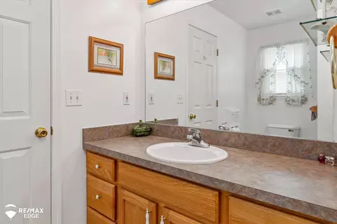 Bath - 8462 Bellechasse, Davison, MI 48423 photo 2 of 3