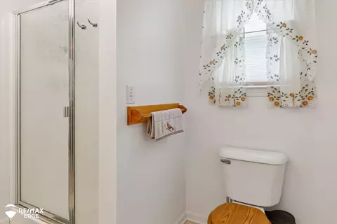 Bath - 8462 Bellechasse, Davison, MI 48423 photo 3 of 3