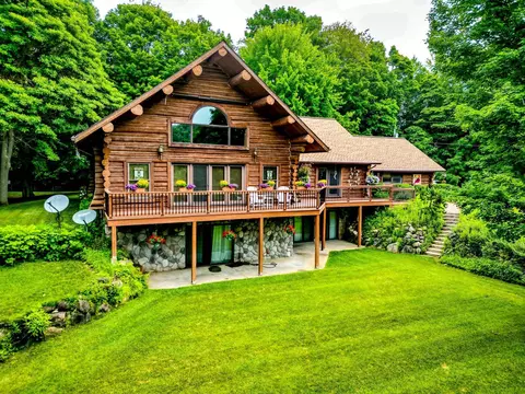 24486 6th, Gobles, MI 49055