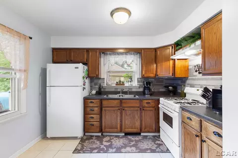 Kitchen - 512 Seneca, Tecumseh, MI 49286 photo 1 of 3