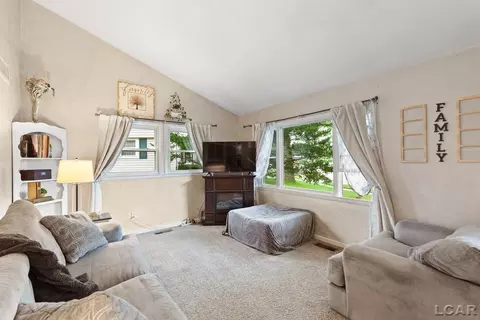 Living - 512 Seneca, Tecumseh, MI 49286 photo 1 of 4