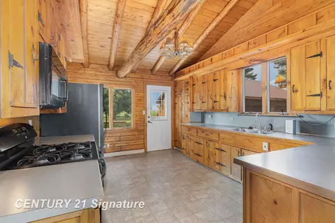 Kitchen - 1392 Markel, Munger, MI 48747 photo 3 of 3