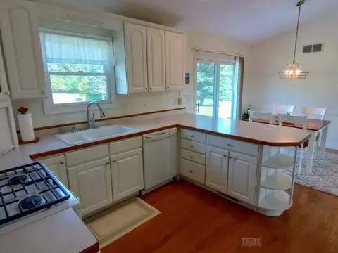 Kitchen - 1612 Hampton, Gladwin, MI 48624 photo 2 of 3