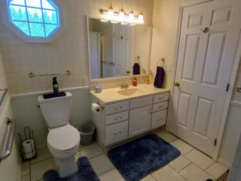 Bath - 1612 Hampton, Gladwin, MI 48624 photo 1 of 3