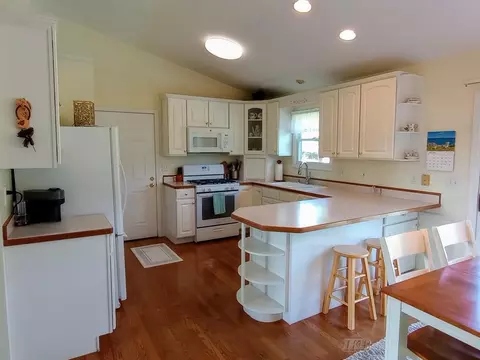 Kitchen - 1612 Hampton, Gladwin, MI 48624 photo 1 of 3