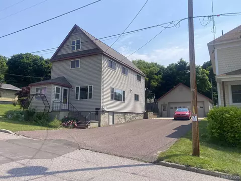 1027 2nd, Hancock, MI 49930
