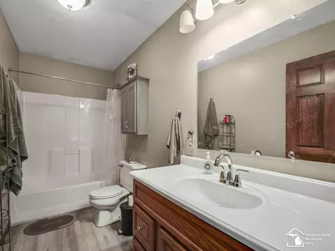 Bath - 1934 W Smith, Temperance, MI 48182 photo 1 of 3