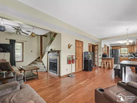Living - 1934 W Smith, Temperance, MI 48182 photo 2 of 2