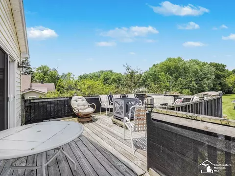 Exterior - 1934 W Smith, Temperance, MI 48182 photo 5 of 21