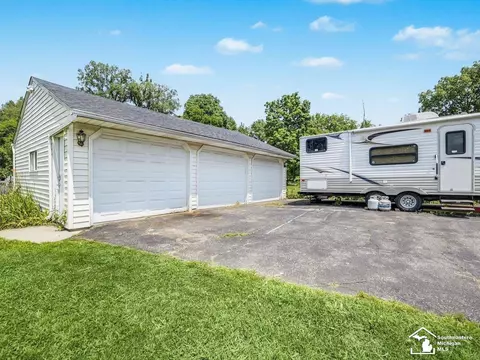 Exterior - 1934 W Smith, Temperance, MI 48182 photo 15 of 21